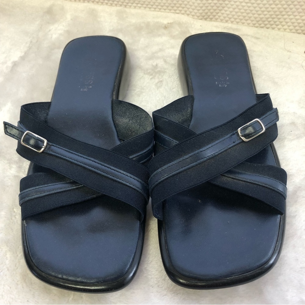 𝅺guess Navy Slip On Sandals Size 37 (6.5 US)